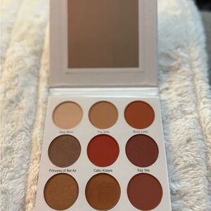 Give Them Lala Beauty Eyeshadow Palette